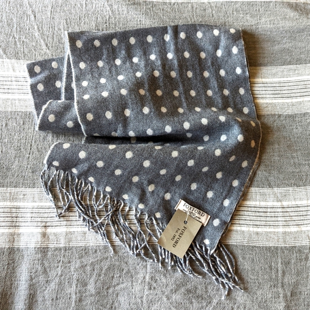 Foxford Cashwool 100% Extra Fine Merino, made in Ireland, gray w/white dots